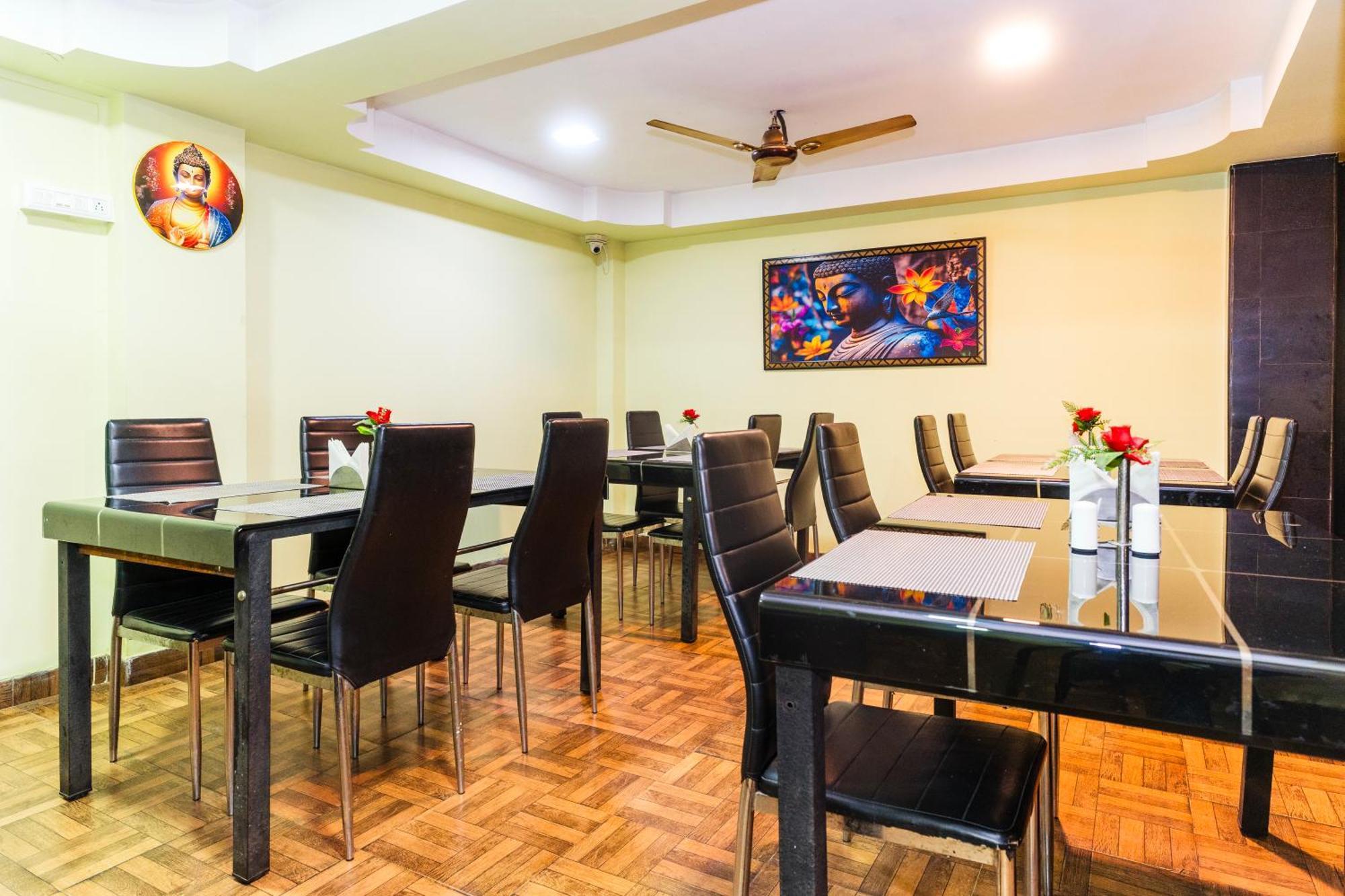 Apples Balaji Inn Siliguri Zewnętrze zdjęcie