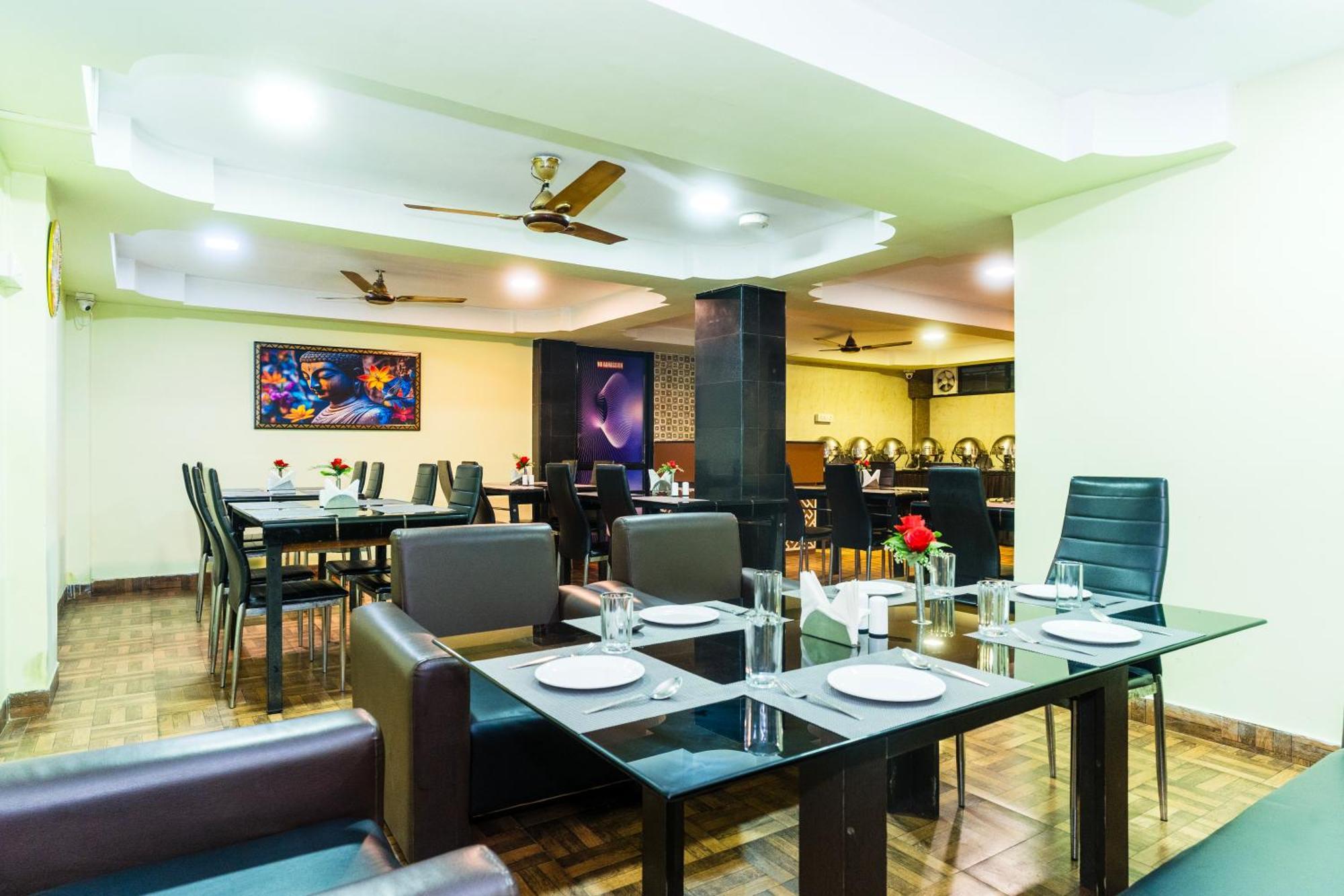 Apples Balaji Inn Siliguri Zewnętrze zdjęcie